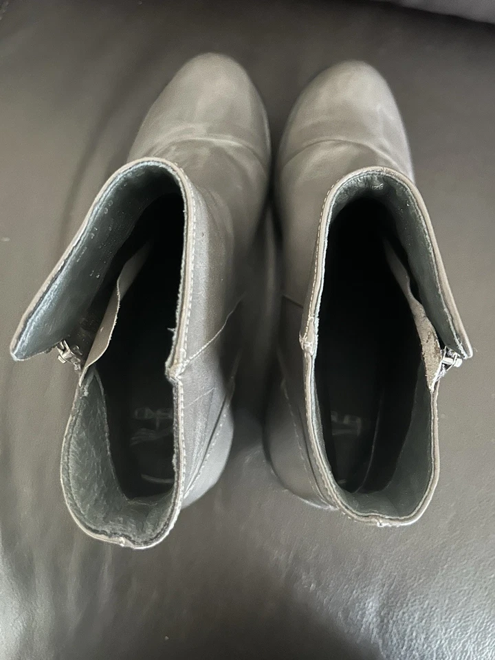 Botas Dansko Mujer 41 EE. UU. 10 Gris Cuero Tobillo Cremallera Lateral Tacón Cuña Botines Foto 4 de 4