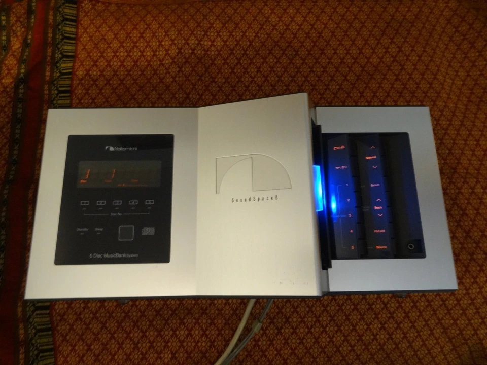 Nakamichi SoundSpace 8 5 Bank CD Player +Subwoofer +2 Speakers +Cables +Remote - Image 3 of 4