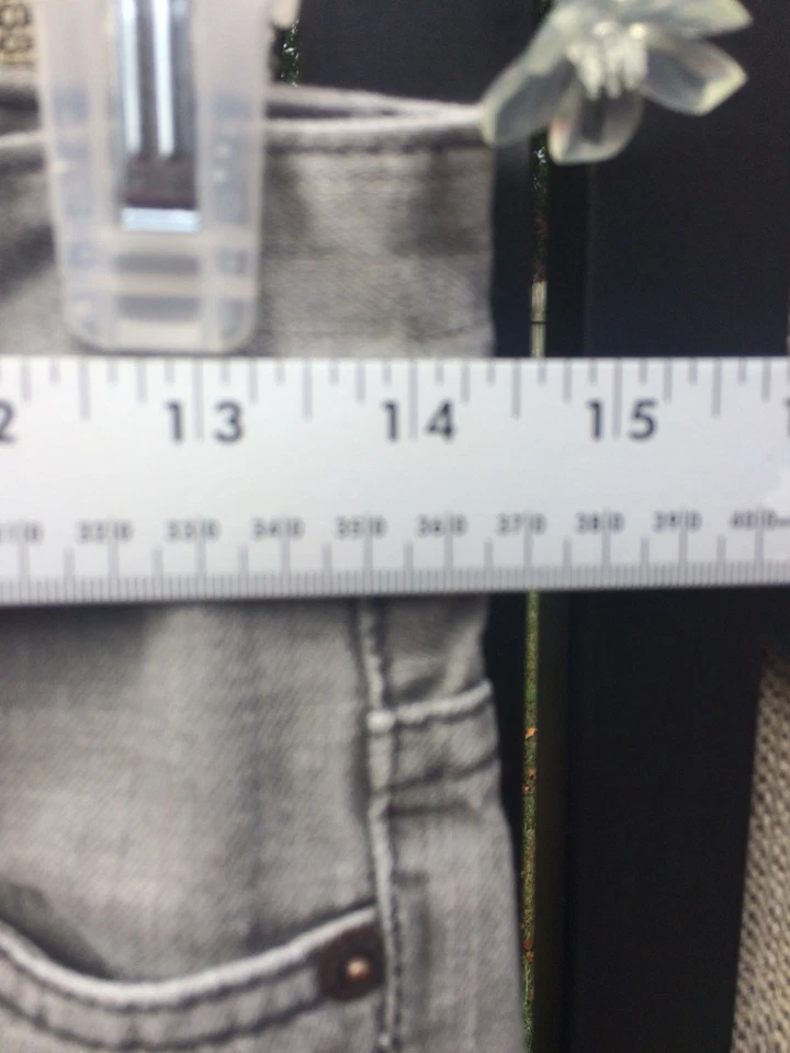 Lucky Brand 女孩 14 码灰色直筒牛仔裤棉质手工制作二手二手状况完好 — 第 3/4 张图片