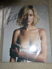 Movie TV Actress Uma Thurman Signed Autographed 8x10 Photograph