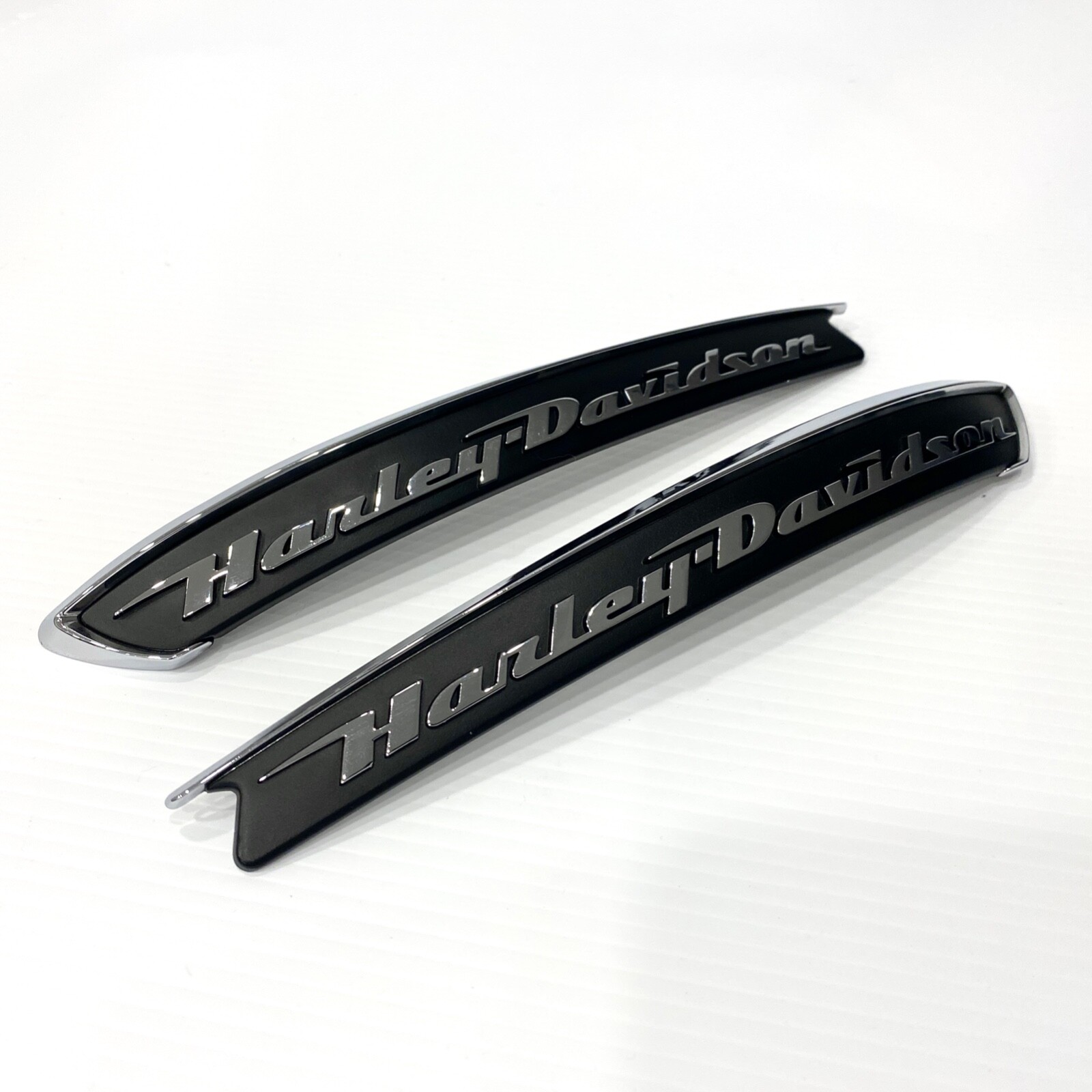 oem Harley Touring Road Glide Ultra Chrome Fuel Gas Tank Trim Badge