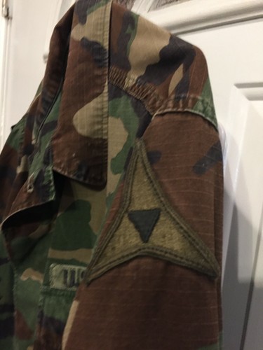 Vintage US Army Camouflage Shirt with insignia (Size Med-Long) - Bild 7 von 12