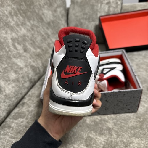 Size UK 6 - Jordan 4 Retro OG Mid Fire Red GS - 第 8/24 張圖片