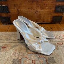 Womens New Asos Design Slip on Heels White Satin UK 7 EU 40 US 9 wedding Bow