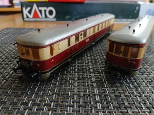Vintage OO/HO scale 2 Car DMU Set