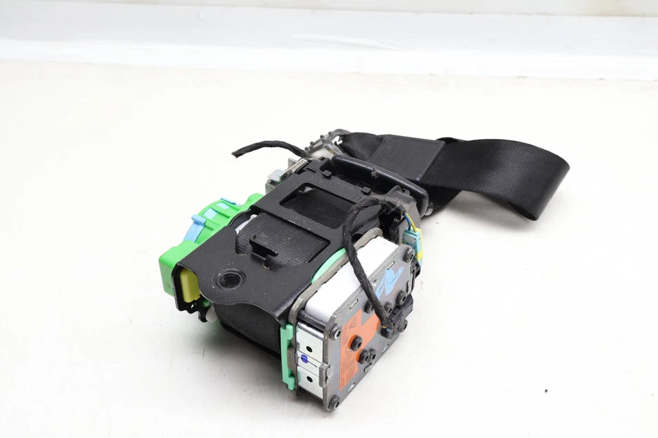 AUDI TT RS QUATTRO 2012-2014 - Cinturón de seguridad delantero izquierdo/cinturón de seguridad retractor Foto 2 de 4