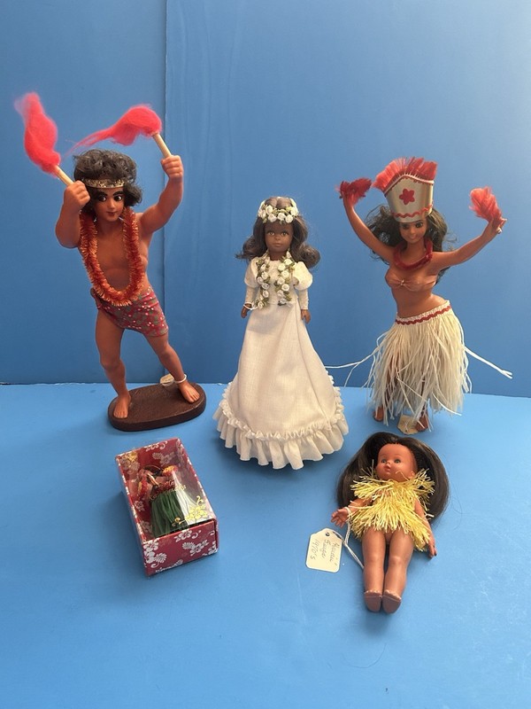 LOT of 5-INTERNATIONAL DOLLS-Hawaiian-1970s-1980s-Furga Doll-Music Box-Vintage