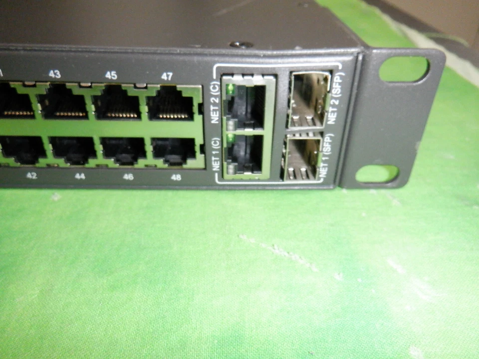 Black Box LES1700 Series Console Server 48-Ports Dual P/S LES1748A-R2 - Image 2 of 4