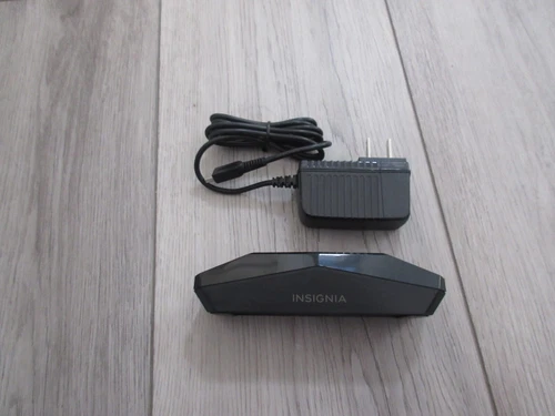 INSIGNIA Charge Station Dock for the New Nintendo 3DS XL. NS-GN3DSCS101-C2