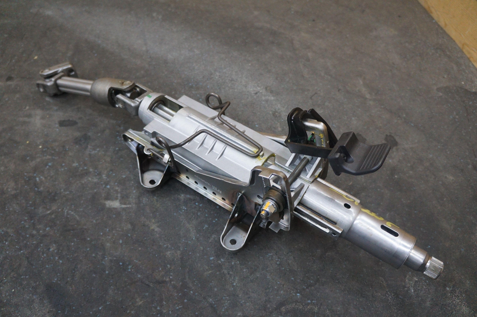 Steering Column Assembly OEM 325549 Ferrari 488 Challenge 2019