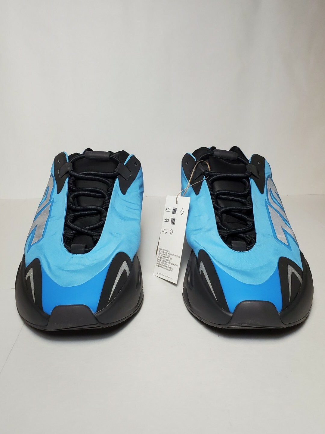 NEW Adidas Yeezy Boost 700 MNVN Bright Cyan Size US Men's 10 GGZ3079 image