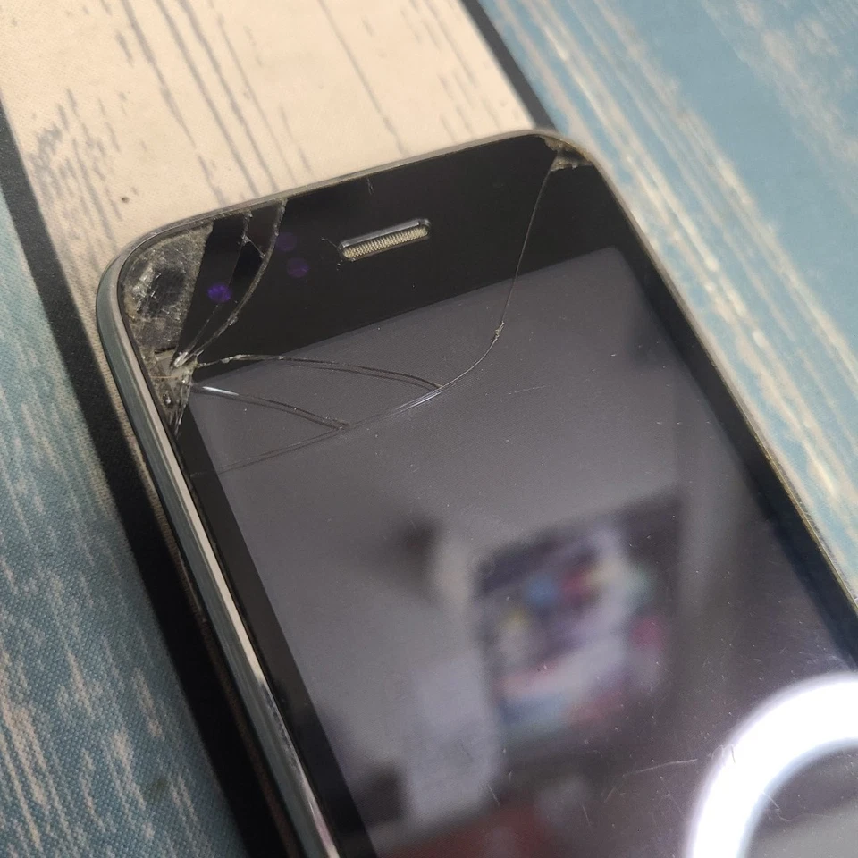 De colección Apple iPhone 3G Negro 8 GB Coleccionable Raro A1241 COMO ESTÁ/PIEZAS (¡NO CARGA!) Foto 3 de 4