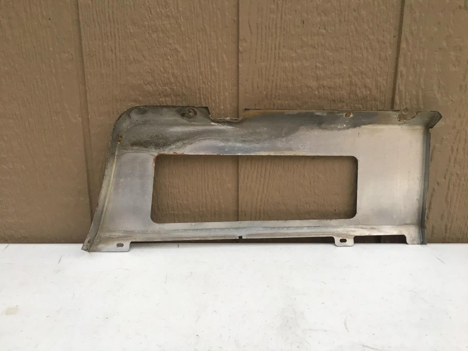 1985-1989 Lincoln Town Car front fender rocker panel chrome - Image 4 of 4