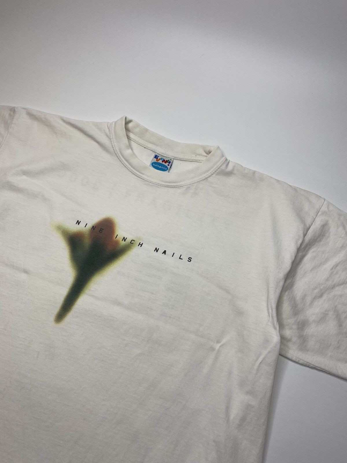 Nine Inch Nails rock band t-shirt classic white short sleeve QT3035