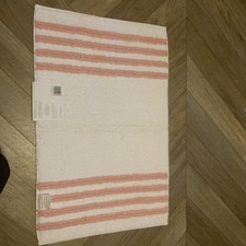 Mohawk Home Bath Rug 20 X 32 Reversible embossed Backing,skid resistant/bathmat