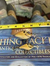 2 VINTAGE NATURAL IKE SHALLOW RINNINGCCRANKBAITS. BROWN/GOLD COLOR PATTERN***