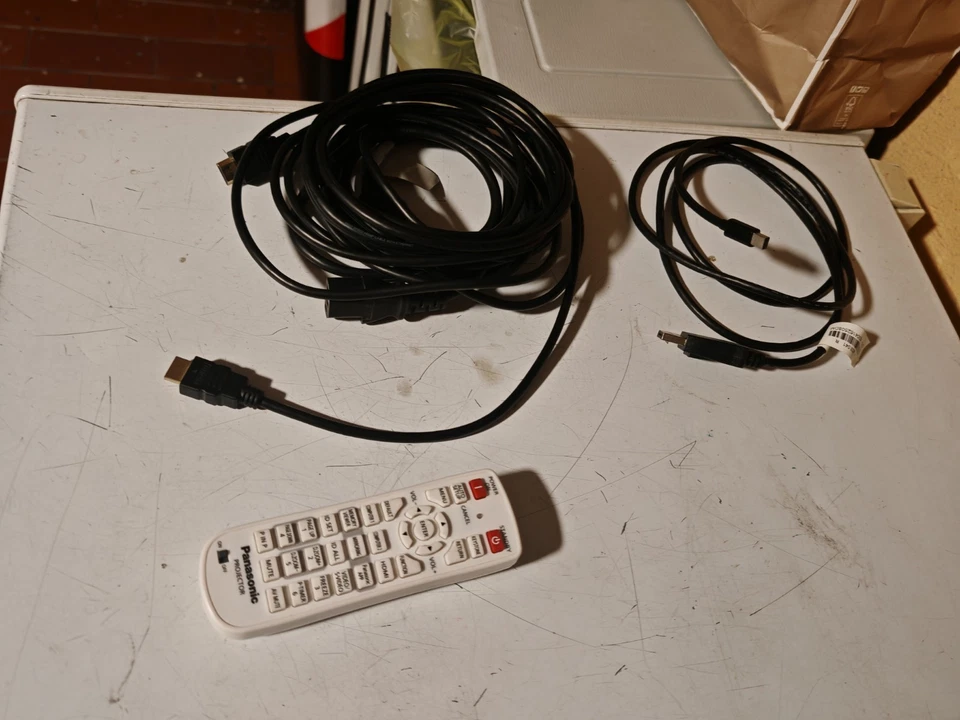 Proiettore FULLHD Panasonic PT VW355N con 200 Ore - Image 4 of 4