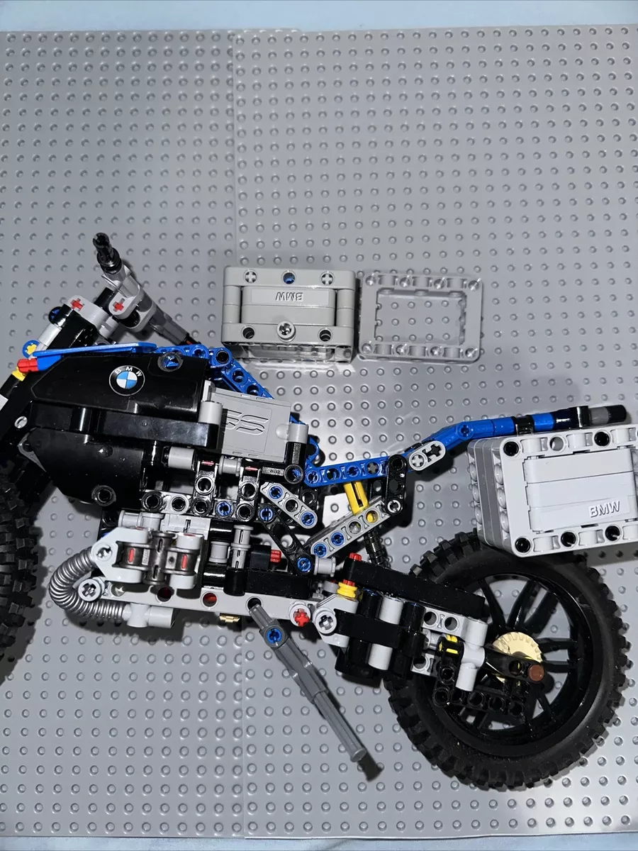 LEGO TECHNIC: BMW R 1200 GS Adventure (42063)Incomplete