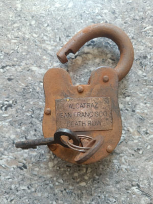 置物 (DEATH) OR GLORY padlock 5'' Padlock Alcatraz San Francisco Death Row Lock with 2 Keys