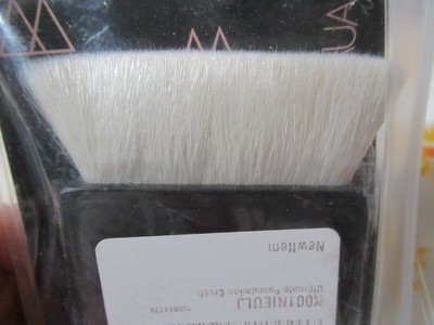 MUA Luxe ULTIMATE Foundation Brush New and HTF