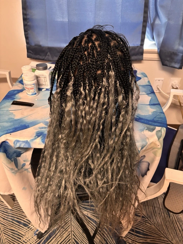 Peluca Ombré negra/gris Foto 3 de 4