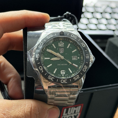 Luminox XS.3137 Navy SEAL 200M Swiss Quartz Men s Watch New w/ Box & Tag