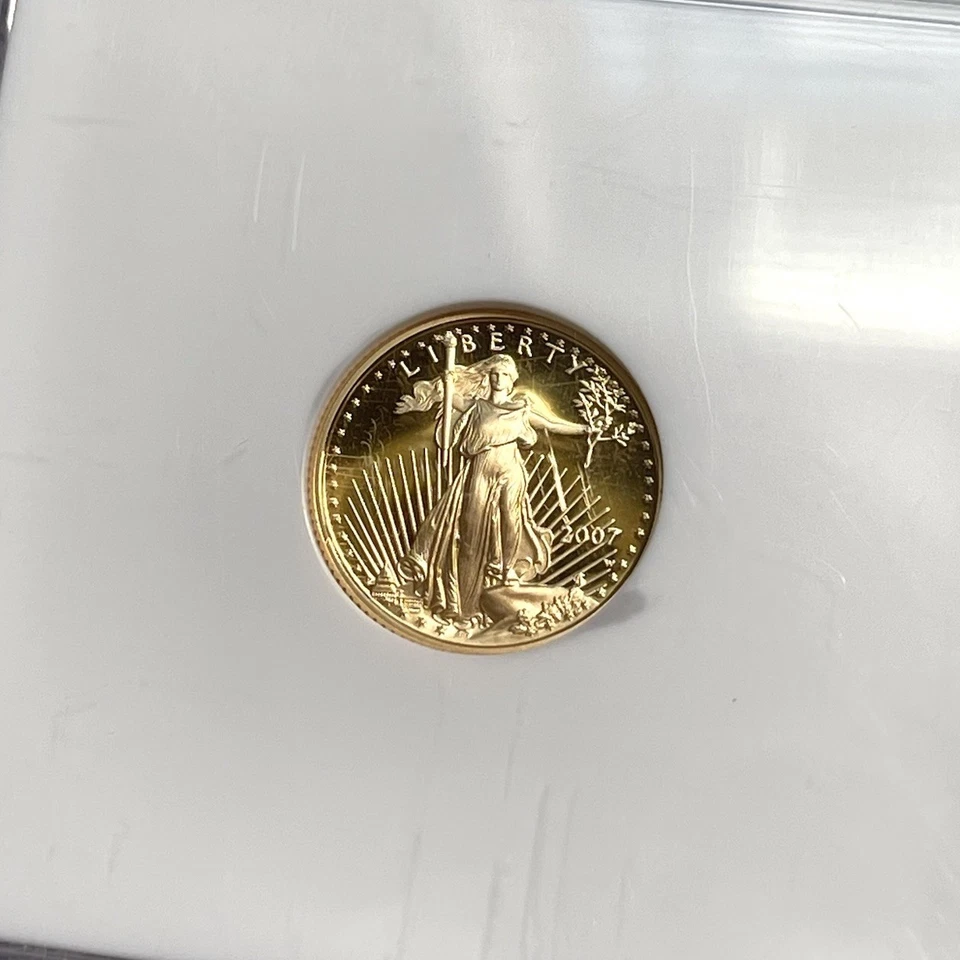 American Eagle 2007-W oro prueba de $5 1/10 oz NGC PF70 ultra camafeo población superior Foto 3 de 4