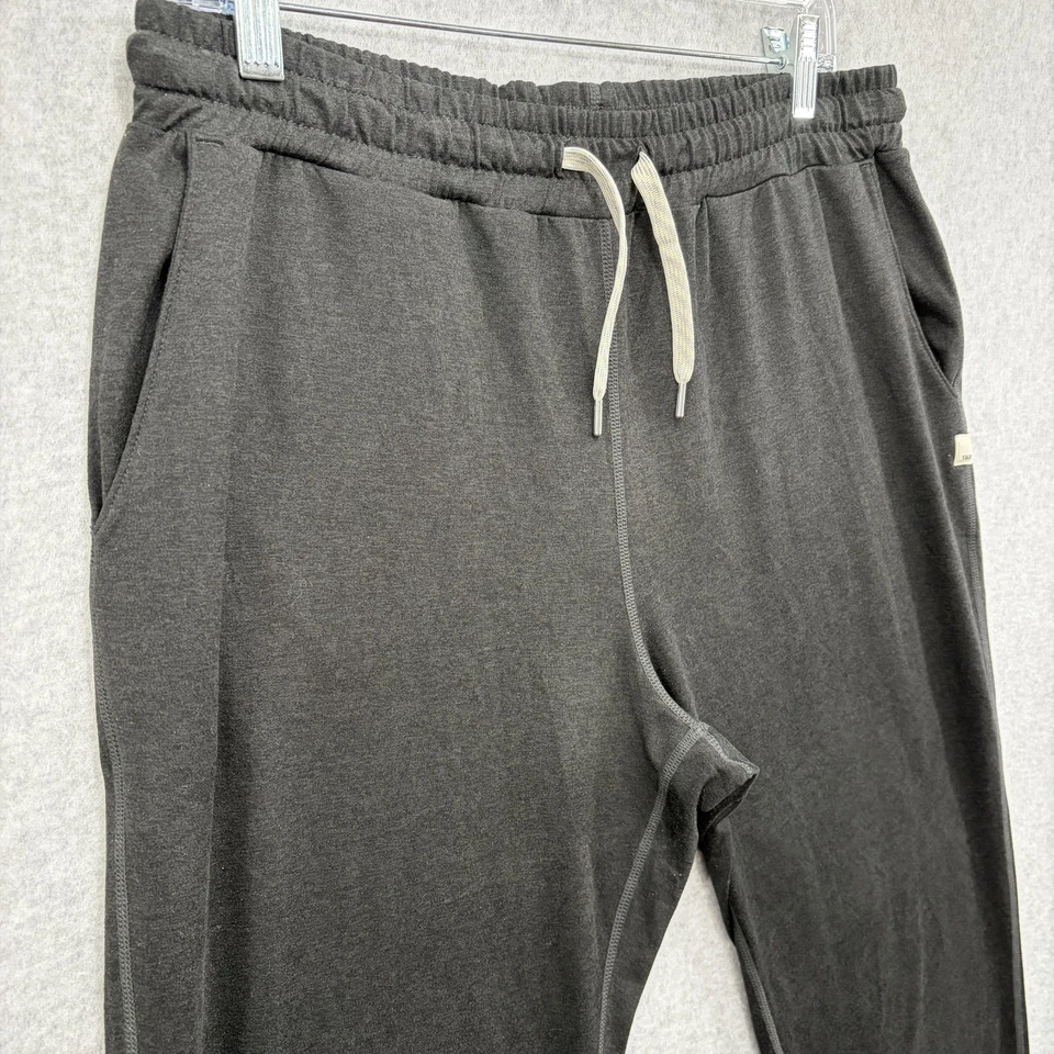 Pantalones de chándal Vuori para hombre grandes gris oscuro rendimiento elástico cordón suave Foto 3 de 4