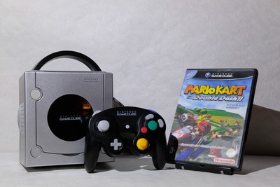 Nintendo GameCube Platinum mit Controller & Mario Kart: Double Dash!! Bundle