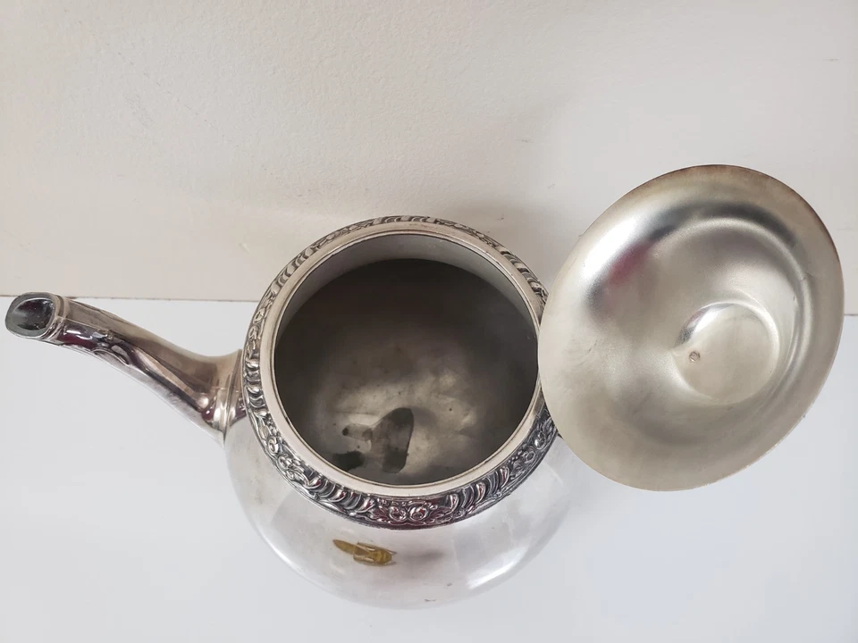 (O5) Vintage Oneida Henley Community Queen Bess Tea Pot Tudor Silverplate - Image 3 of 4