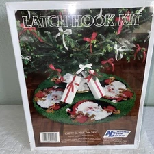 Vintage 1986 National Yarn Crafts Latch Hook Kit St. Nick Tree Skirt NEW Sealed