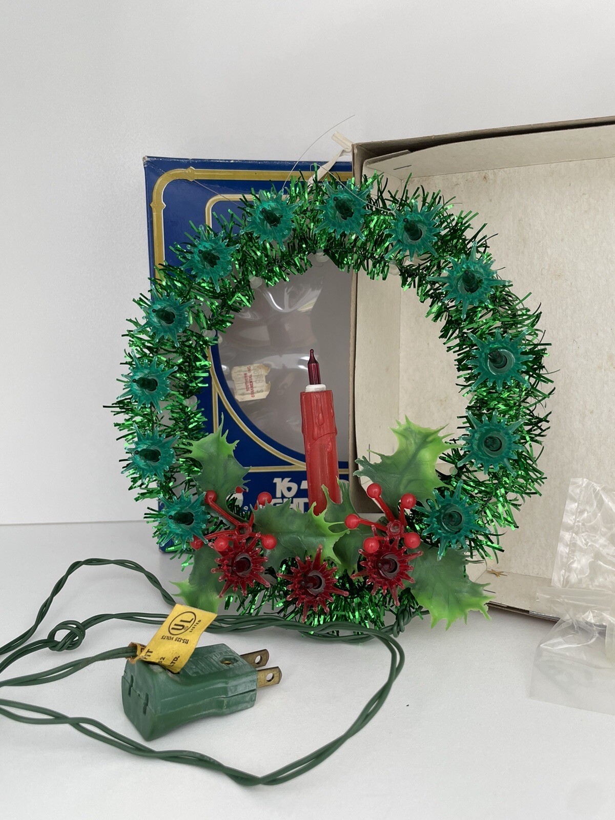 VTG 16light Christmas Wreath with Candle Tree Topper in orignial box
