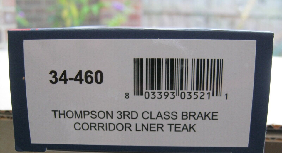 Bachmann Ref No. 34460 Thompson Third Class Brake Coach LNER Teak