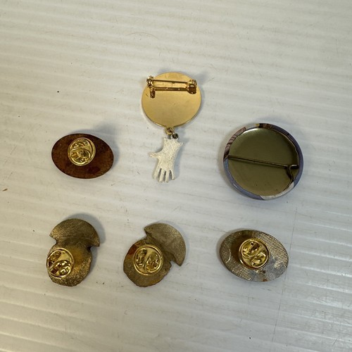 1980's Vintage Michael Jackson Pins and Pinback One Thriller - Picture 6 of 6