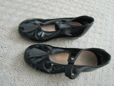 capezio  CHILD TAP SHOE SIZE 10W BLACK SHINNY SYNTHETIC LEATHER