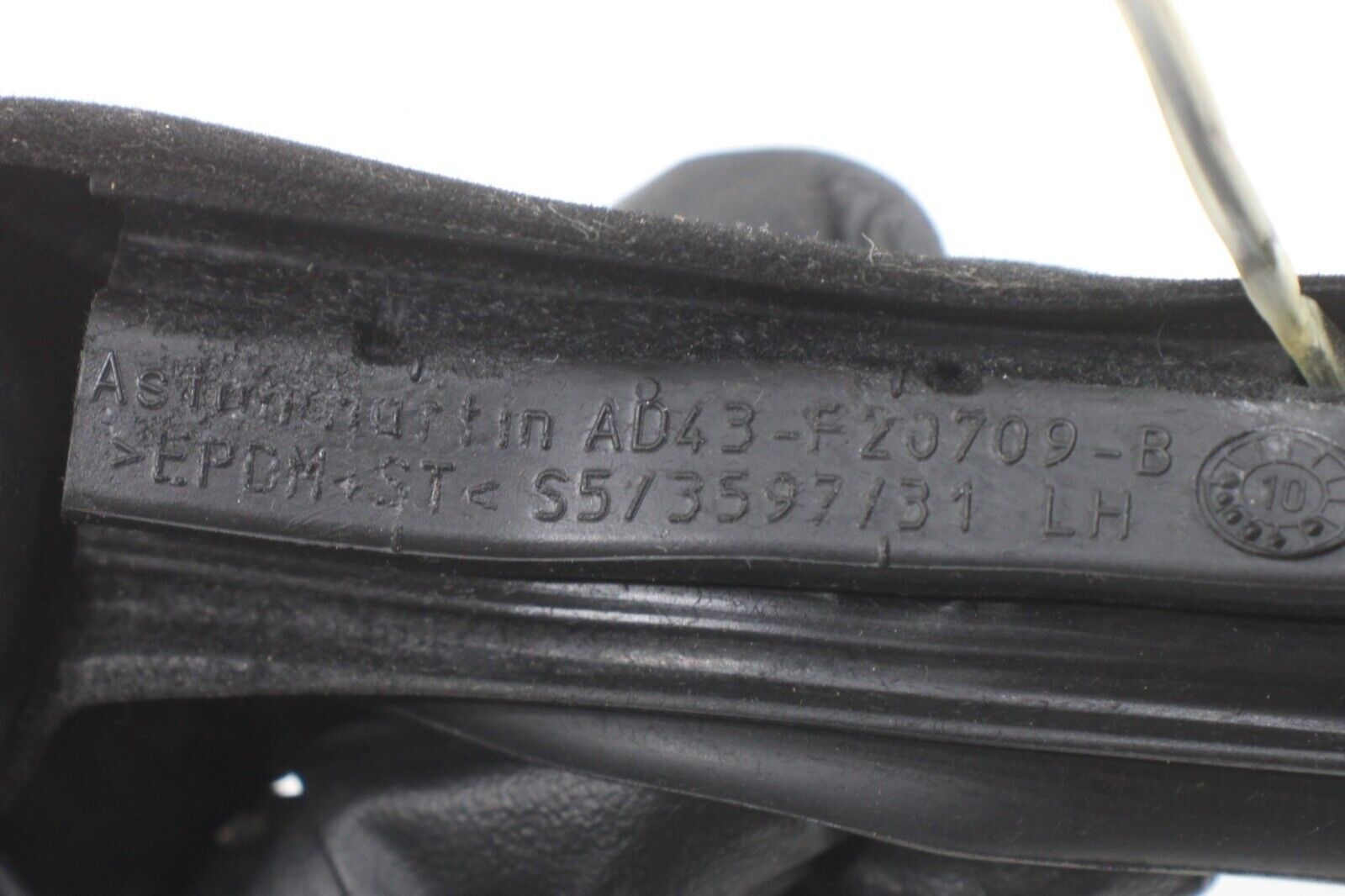 2010-19 ASTON MARTIN RAPIDE REAR LEFT SIDE DOOR BODY UPPER WEATHERSTRIP SEAL OEM
