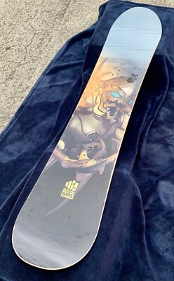 Snowboard Burton Punch 13 0145 – 142cm – Design Rare – Fixations 3D
