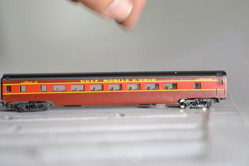 80693 ESCALA N CON COR GM&O GULF MÓVIL Y AUTOCAR DE PASAJEROS OHIO | Condition: Used