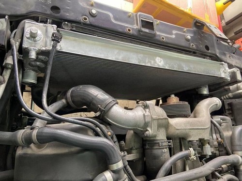 Alloy Radiator For 1998-2003 Jaguar Vanden Plas XJ8 XJR X308 4.0L Kühler - Picture 5 of 10