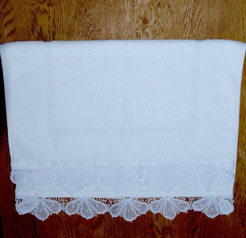 White Towels Bath Towels and Hand Towels Adorned with a Handmade Lace Trim - UK - Picture 16 of 21