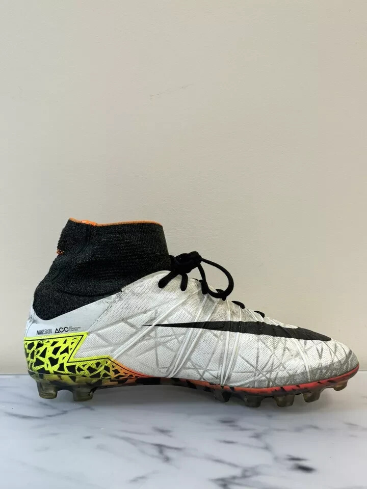 Nike Hypervenom Phantom II AG ACC Professional Soccer Football