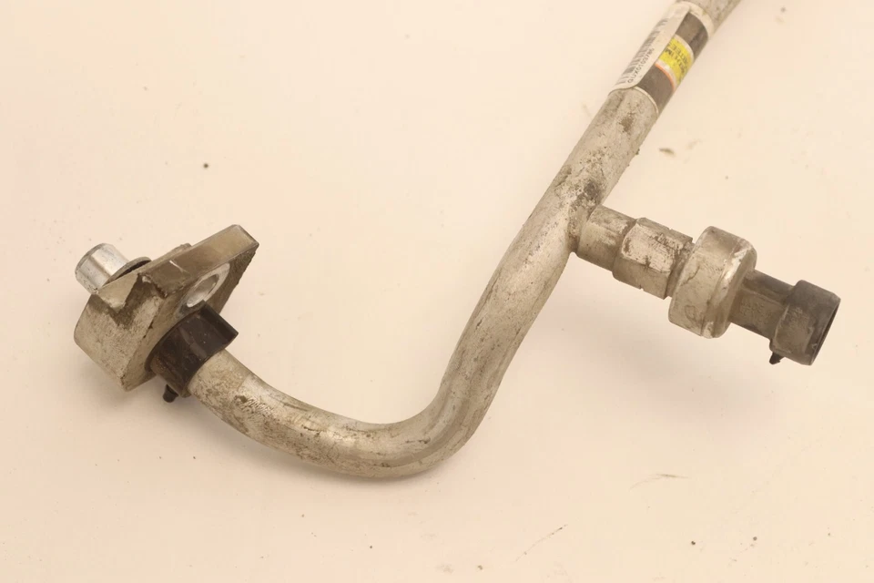 Chevrolet Silverado 2500 HD 2015-2019 6,0 L L L96 AIRE ACONDICIONADO DESCARGA MANGUERA OEM Foto 2 de 4