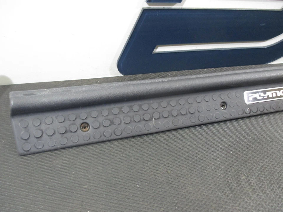 Placa de desgaste de umbral de puerta de pasajero derecho láser Plymouth 1992 Foto 2 de 4