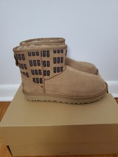 Ugg Women's Classic Mini II UGG graphic Boots US 8 Chestnut