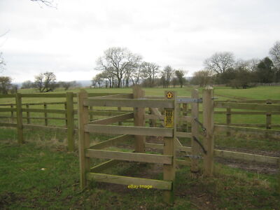 Foto 6x4 Kissing Gate Kreuzung auf dem North Downs Way bei Cold Blow Farm c2010