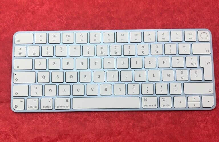 キーボード Magic Keyboard(USB-C) New Magic Keyboard with USB-C is available in three separate