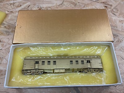 Oriental Limited HO Scale Baggage Passenger Coach Heavyweight Great Northern