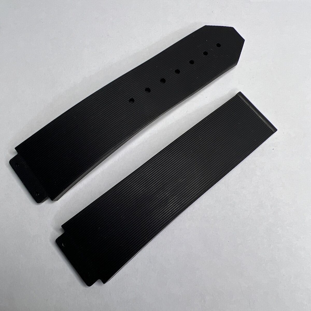 Authentic Hublot 22mm Black Striped Rubber Watch Strap Band Authentic Hublot 22mm Black Striped Rubber Watch Strap Band