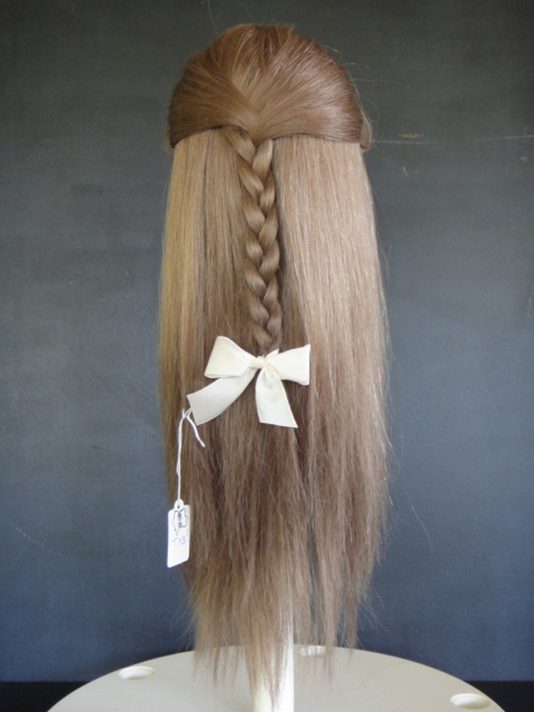 Perruque châtain en cheveux naturels taille 13 pour poupée de collection