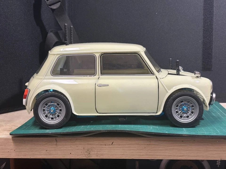 Tamiya 1/10 RC M-05 PRO Limited Azul Mini Cooper Racing Street Body RC Car Set - Imagen 3 de 4